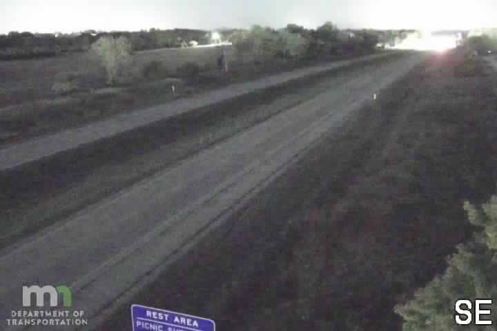 I-35 SB (MP 76.1) live camera view