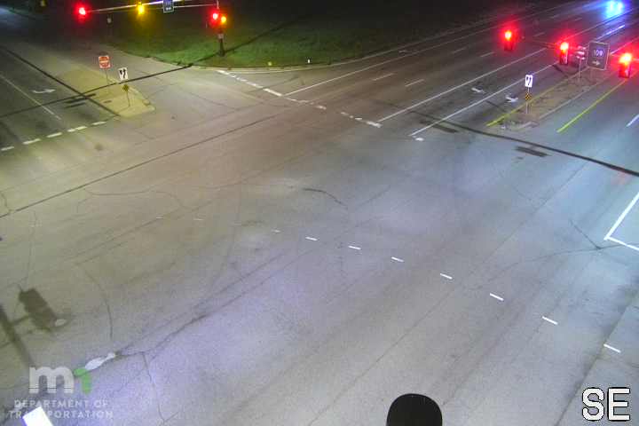 T.H.252 SB @ 85th Ave live camera view