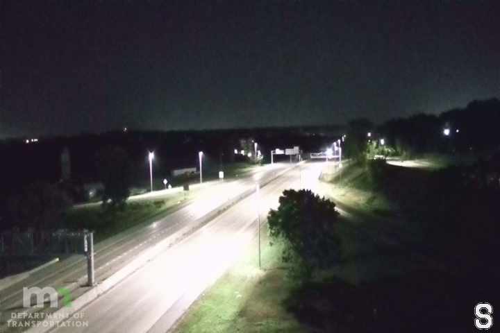 I-35 SB @ Crystal Lake Rd live camera view
