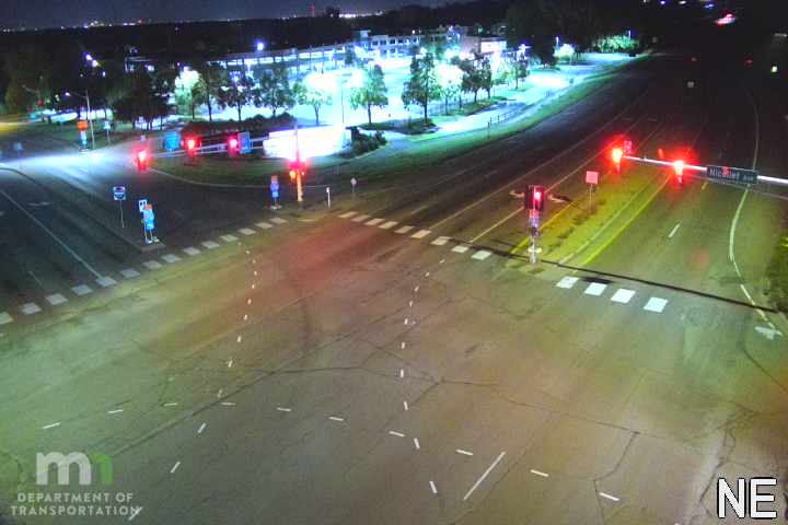 T.H.13 EB @ Nicollet Ave live camera view