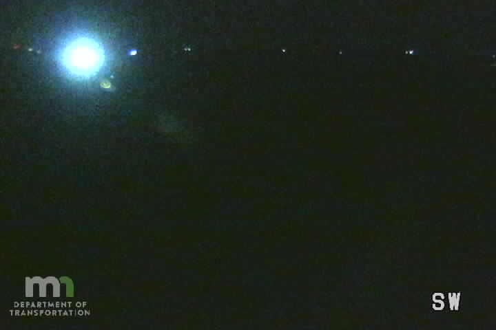 I-35 NB @ C.S.A.H.4 EB (MP 32.8) live camera view