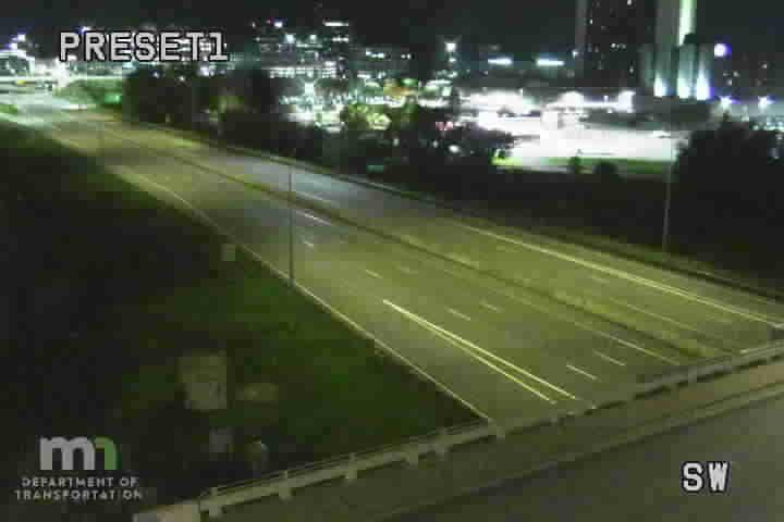 T.H.100 NB @ 77th St (Edina Industrial Blvd) live camera view
