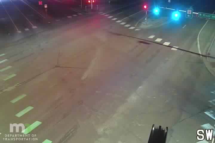 T.H.13 WB @ Co Rd 11 (W River Hills Dr) live camera view