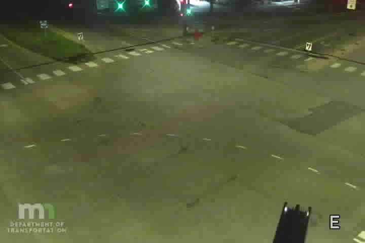 T.H.5 WB @ T.H.101 NB (Dakota Av) live camera view