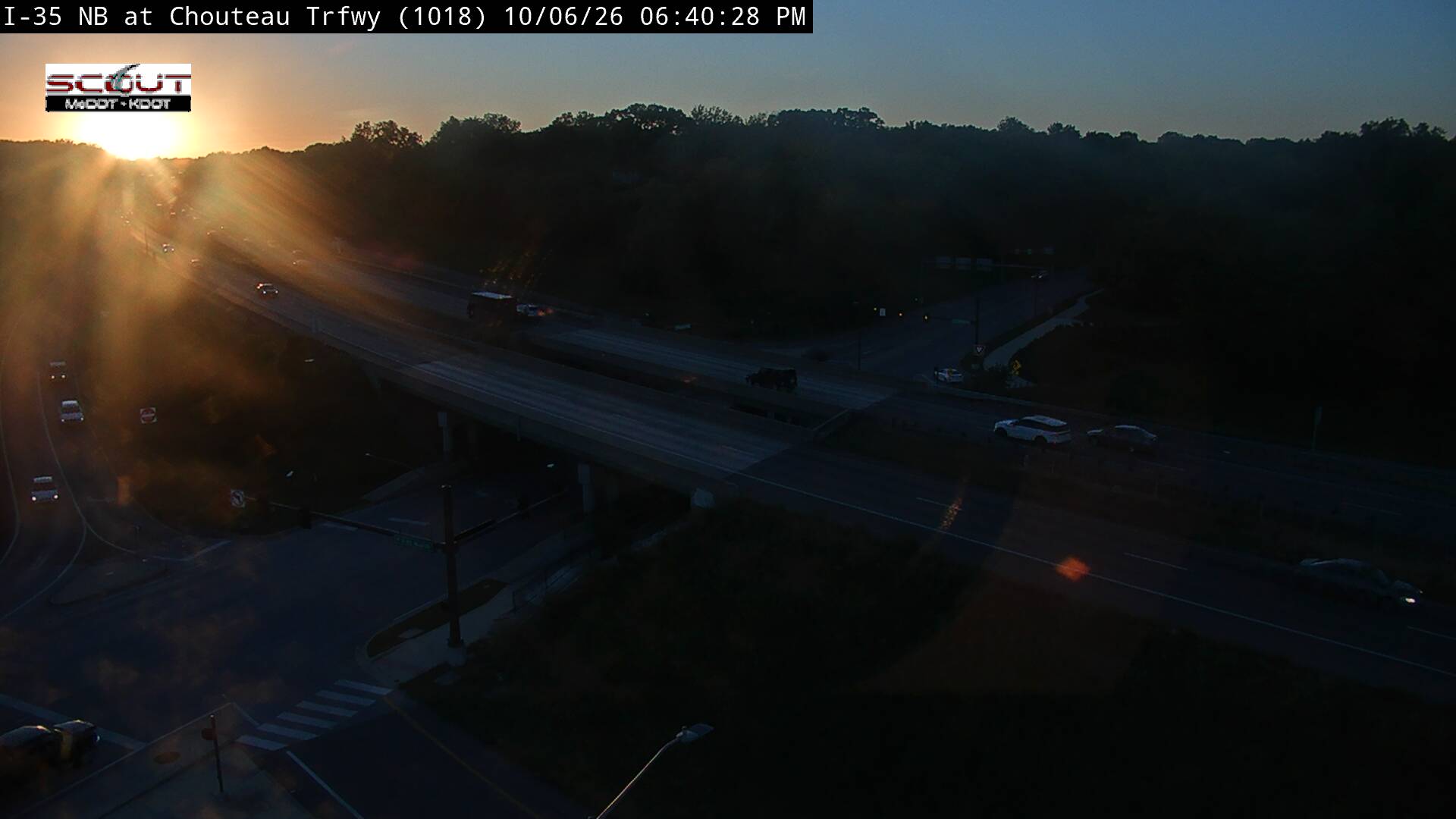 I-35 N @ at Chouteau Trfwy live camera view