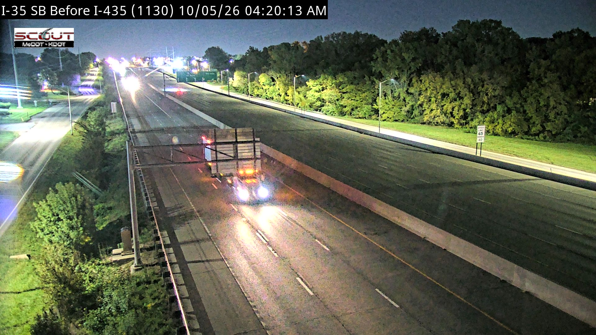 I-35 S @ Before I-435 live camera view