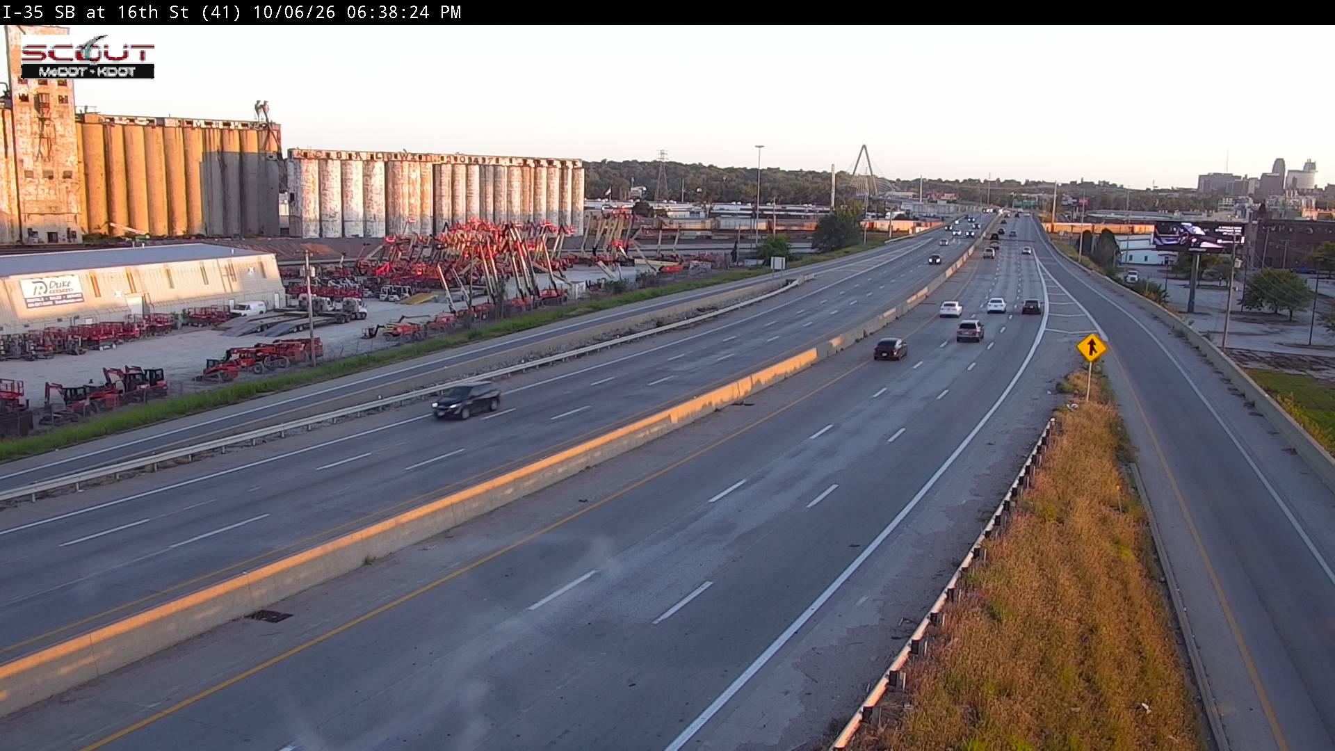 I-35 S @ E 16TH ST live camera view