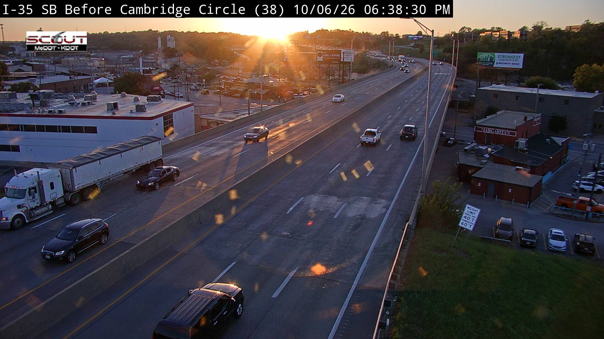 I-35 S @ N of Camb Circle live camera view