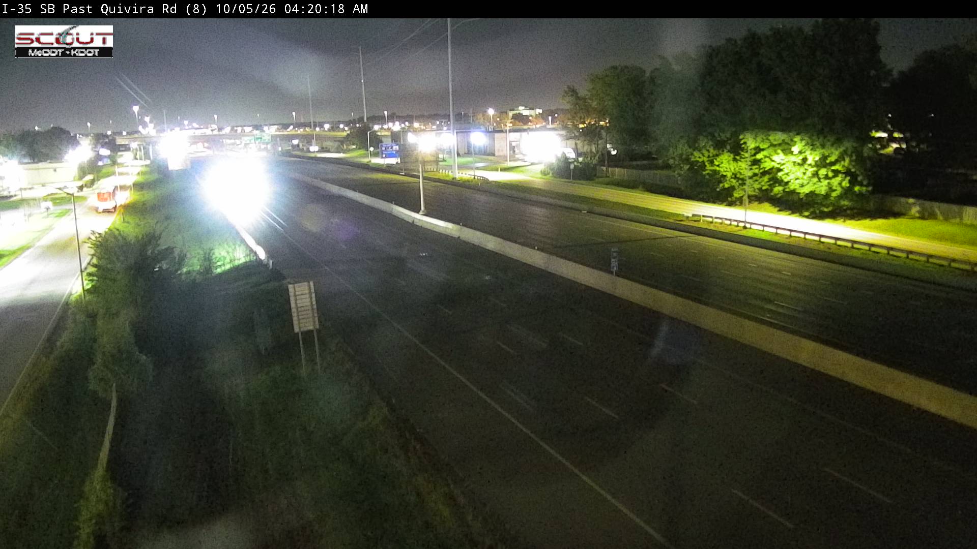 I-35 SB past Quivira Rd (I-35 S @ QUIVIRA RD) live camera view