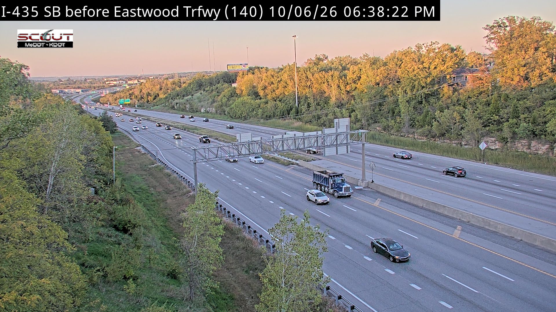 I-435 S @ North of Eastwood live camera view