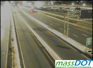 I-93 ME MM16.0 Boston NB Ex 16 to HOV E (North) live camera view