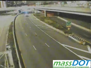 I-93 ME MM15.8 Boston NB Ex 16 to HOV E (North) live camera view