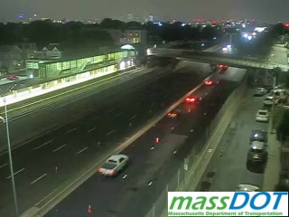 I-93 NB MM13.5 Boston b/w Ex 13B & 14 Savin Hill (North) live camera view
