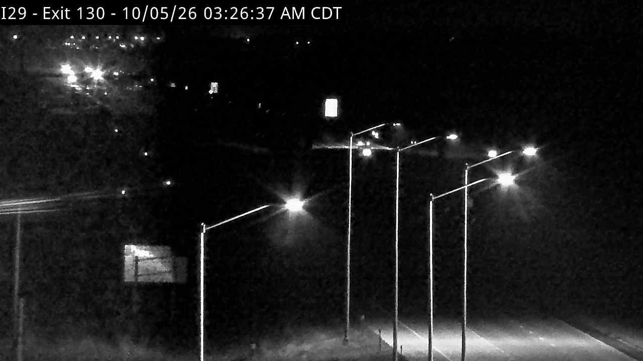 Brookings-5 miles south of town along I-29 @ MP 130 zoom (2) live camera view
