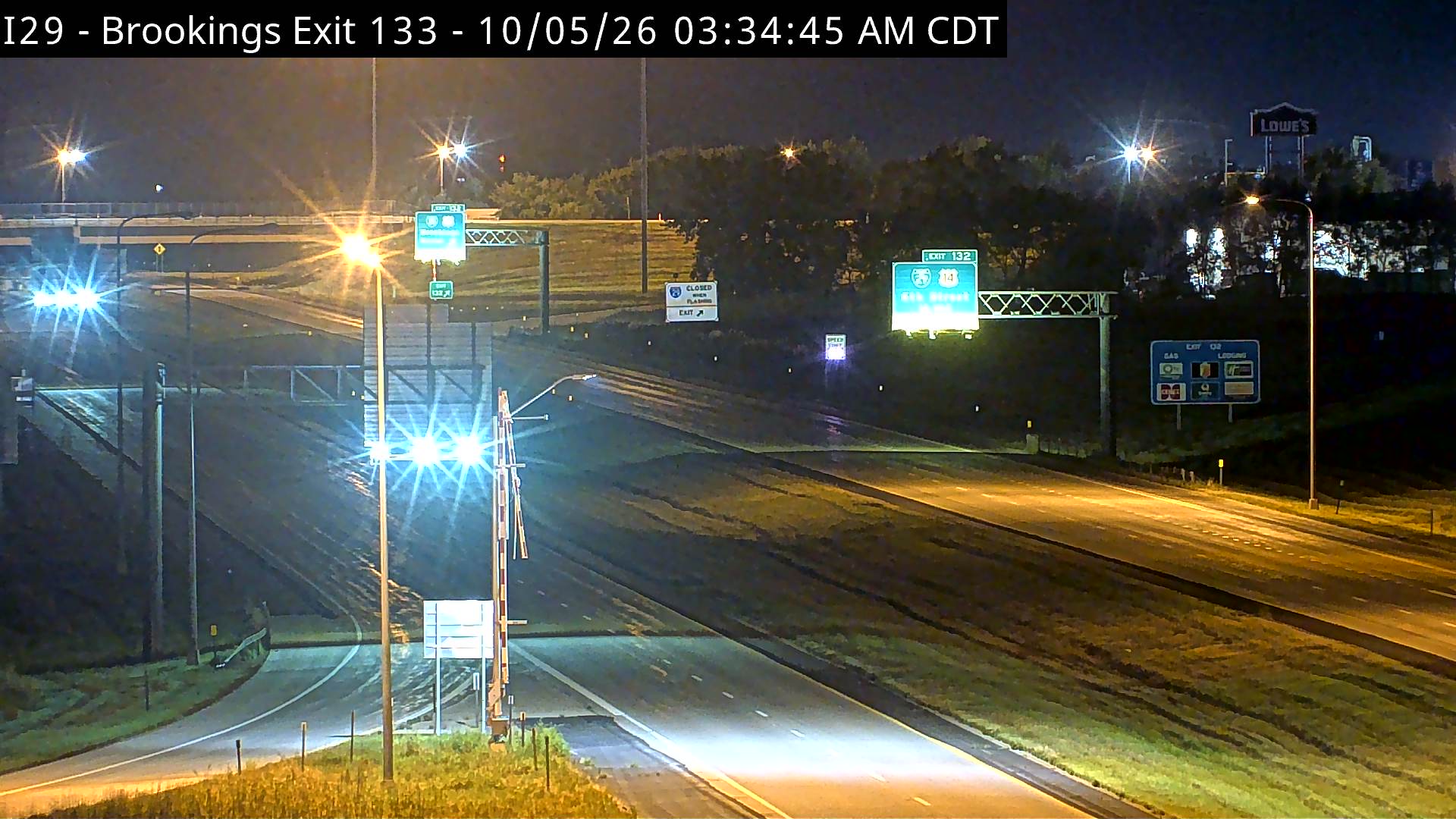 Brookings-2 miles south of town along I-29 @ MP 133 zoom (2) live camera view