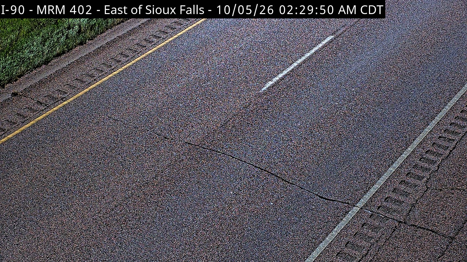 Sioux Falls - east of town along I-90 @ MP 402 (road surface) live camera view
