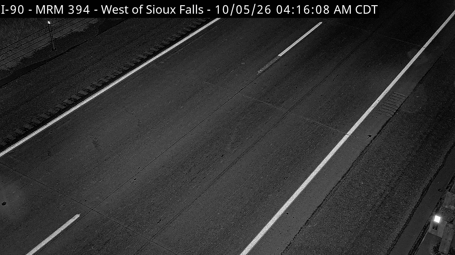 Sioux Falls - west of town along I-90 @ MP 394.4 (road surface) live camera view