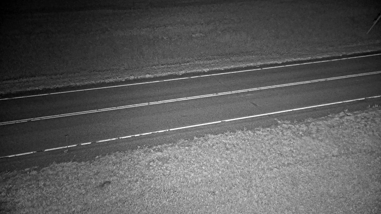 MT 200 Lindsay Divide (Roadway) live camera view