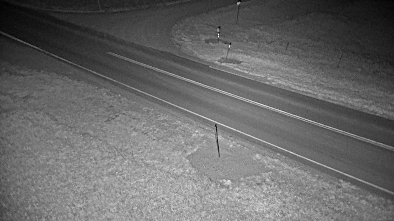 MT 13 McDonalds (Roadway) live camera view