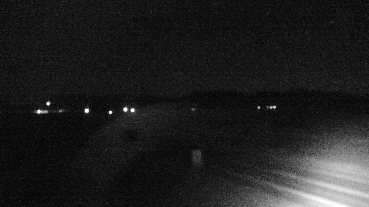 US 87 Geyser (West) live camera view