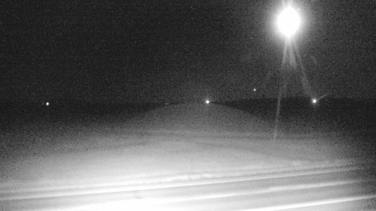 US 87 Geyser (North) live camera view