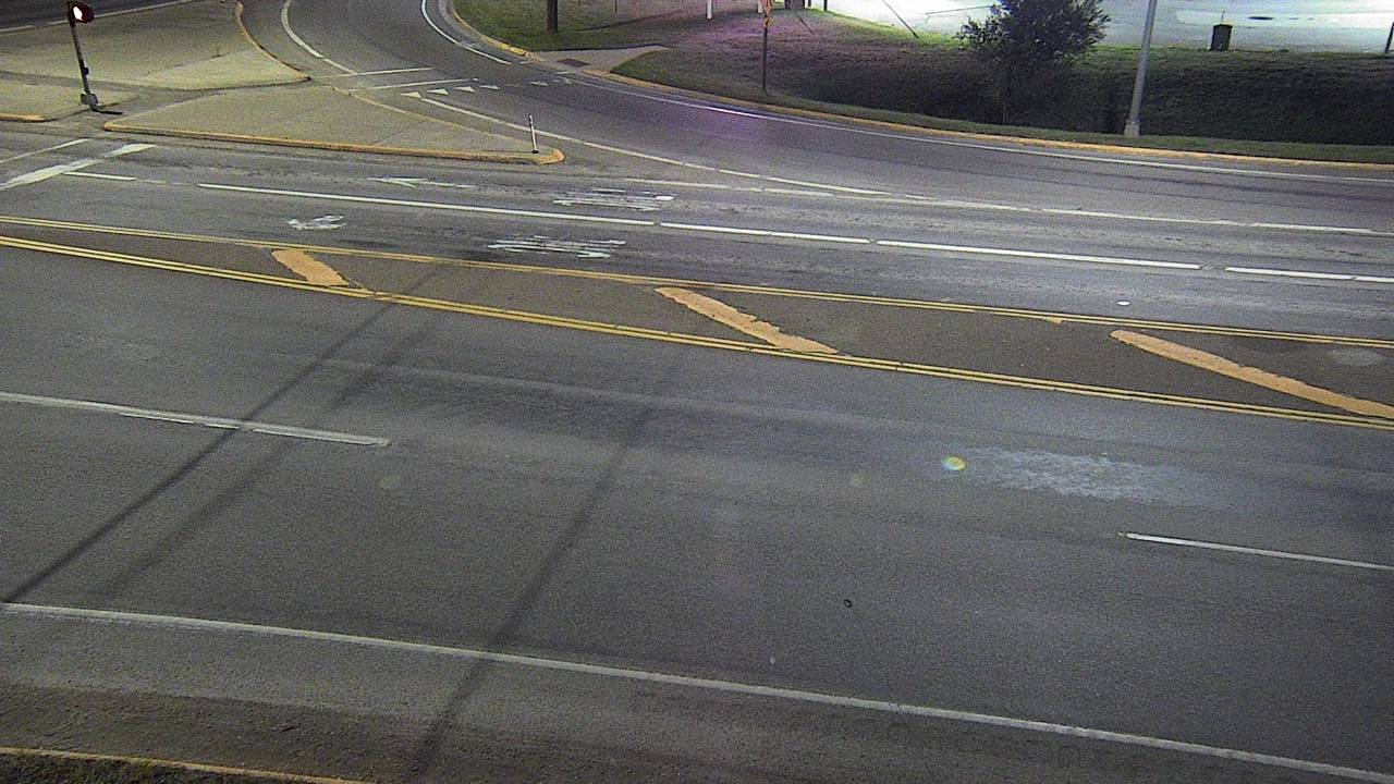 US 2 Blue Moon (Roadway) live camera view