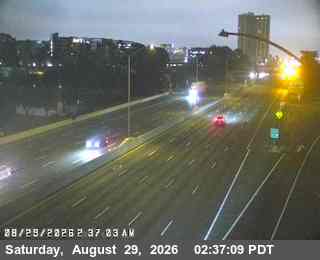 TV121 -- I-80 : Ashby live camera view