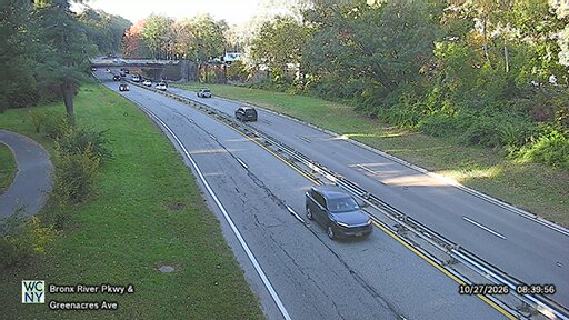 Bronx River Parkway at Greenacres Avenue live camera view