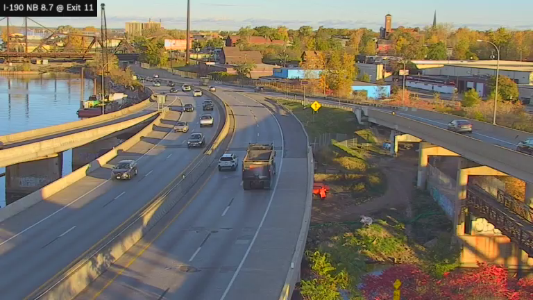 I-190 MP 8.70 NB at Interchange 11 (Scajaquada Expressway Route 198) live camera view