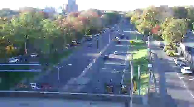Bronx River Parkway at Gun Hill Road live camera view