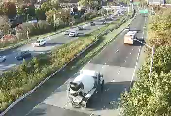 NY440 at Rossville Avenue live camera view