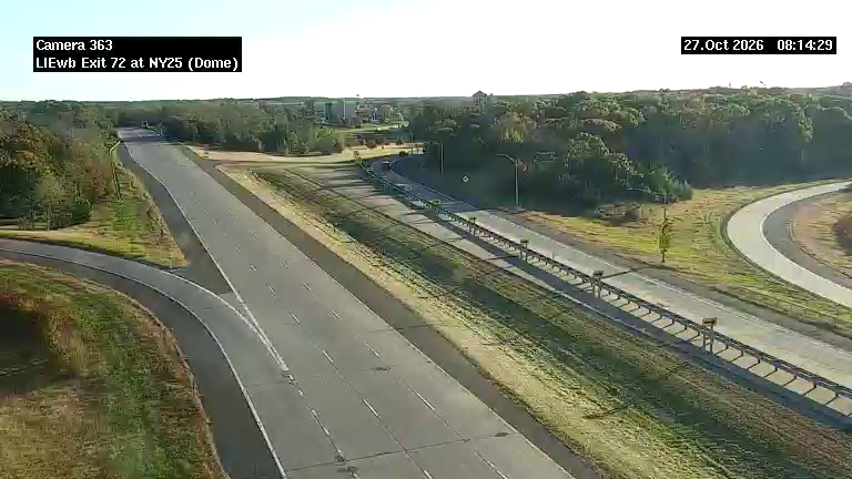 LIE at NY25 Exit 72 - 2 live camera view