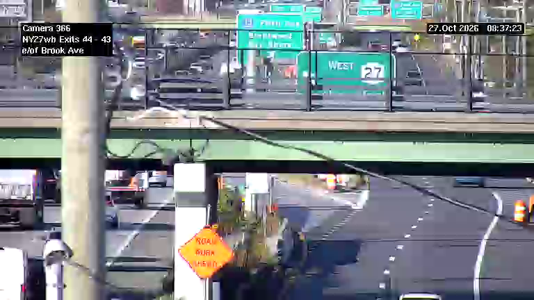 NY27 East of Brook Ave live camera view