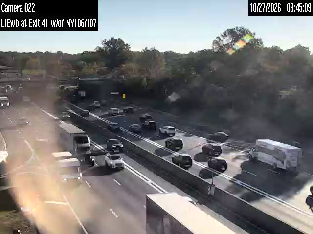 I-495 West of NY 106/107 live camera view