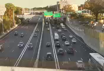 I-678 at Jamaica Avenue live camera view