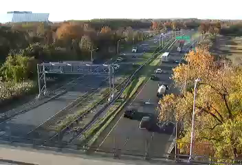 NY440 at Edward Curry Avenue live camera view