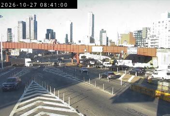 Long Island Expy @ QMT @ Pulaski Br live camera view