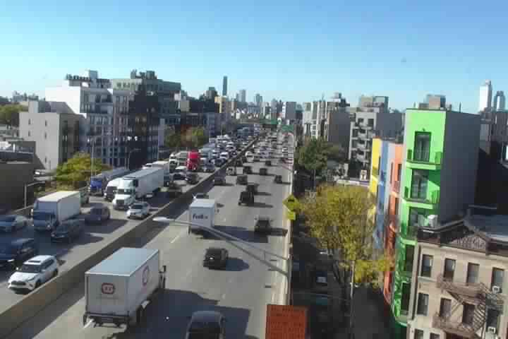 C2-BQE-28-WB_at_Manhattan_Ave-Ex33 live camera view