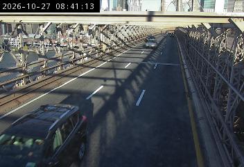 BB-45 South Rdwy @ 350Ft West of Bklyn Twr live camera view