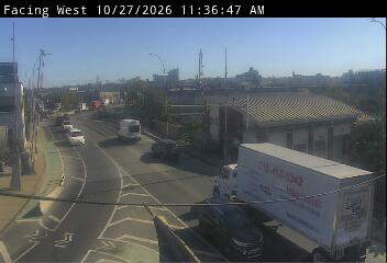 Metropolitan Ave @ Grand St live camera view