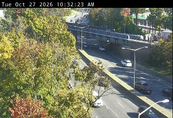 Cross Island Pkwy @ 100 Ave live camera view