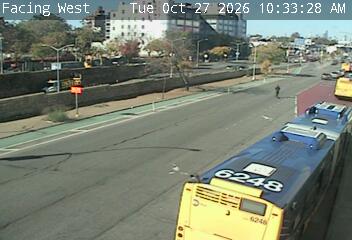 Qns Blvd @ QnCnt Mall live camera view