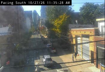 Crescent st @ 39 Ave live camera view