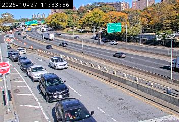 Major Deegan Expy @ Macombs Dam Bridge live camera view