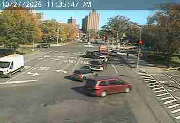 Pelham Pkwy E/B @ Boston Rd live camera view