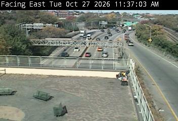 BQE E/B Ent. Ramp @ Broadway live camera view
