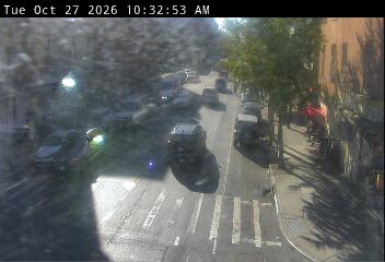 Grand St (Borinquen Pl) @ Union Ave live camera view