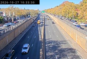 Grand Central Pkwy @ Parson Blvd - 102.50 live camera view