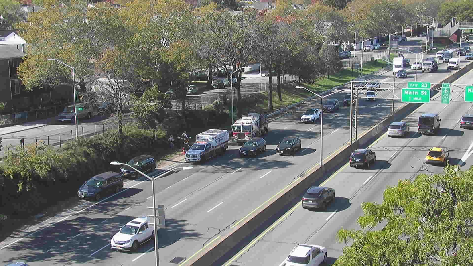 C5-LIE-22-WB_at_163rd_St-Ex25 live camera view