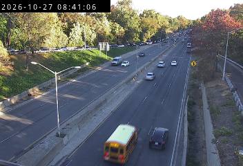 Bronx River Pkwy @ East Gun Hill RD (NB) live camera view
